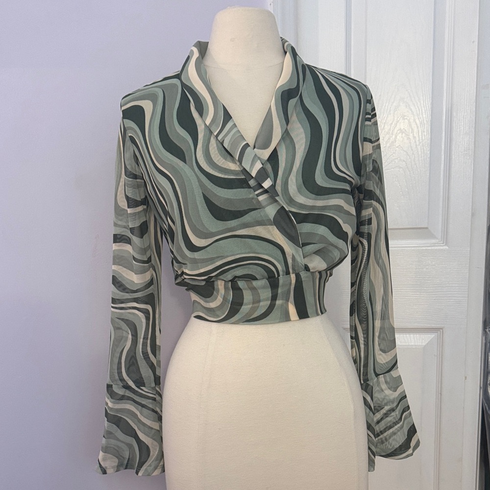 Forever 21 Green and Cream Swirl Crop Top